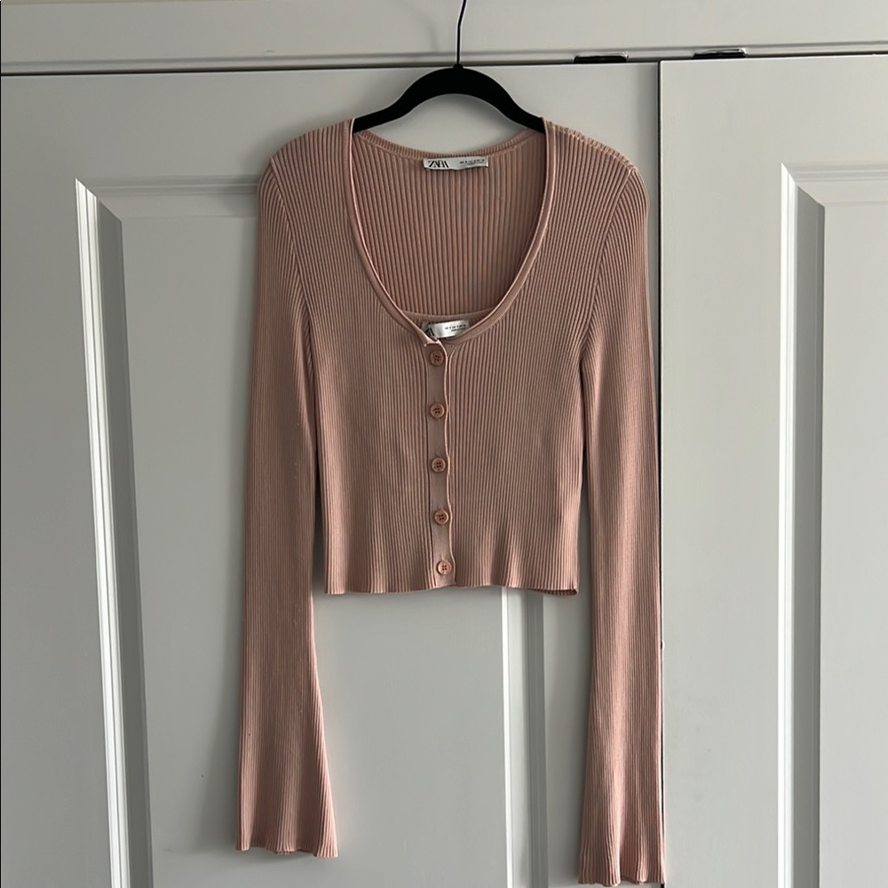 ZARA Ribbed Button-Front Cropped Cardigan in Dusty Pink